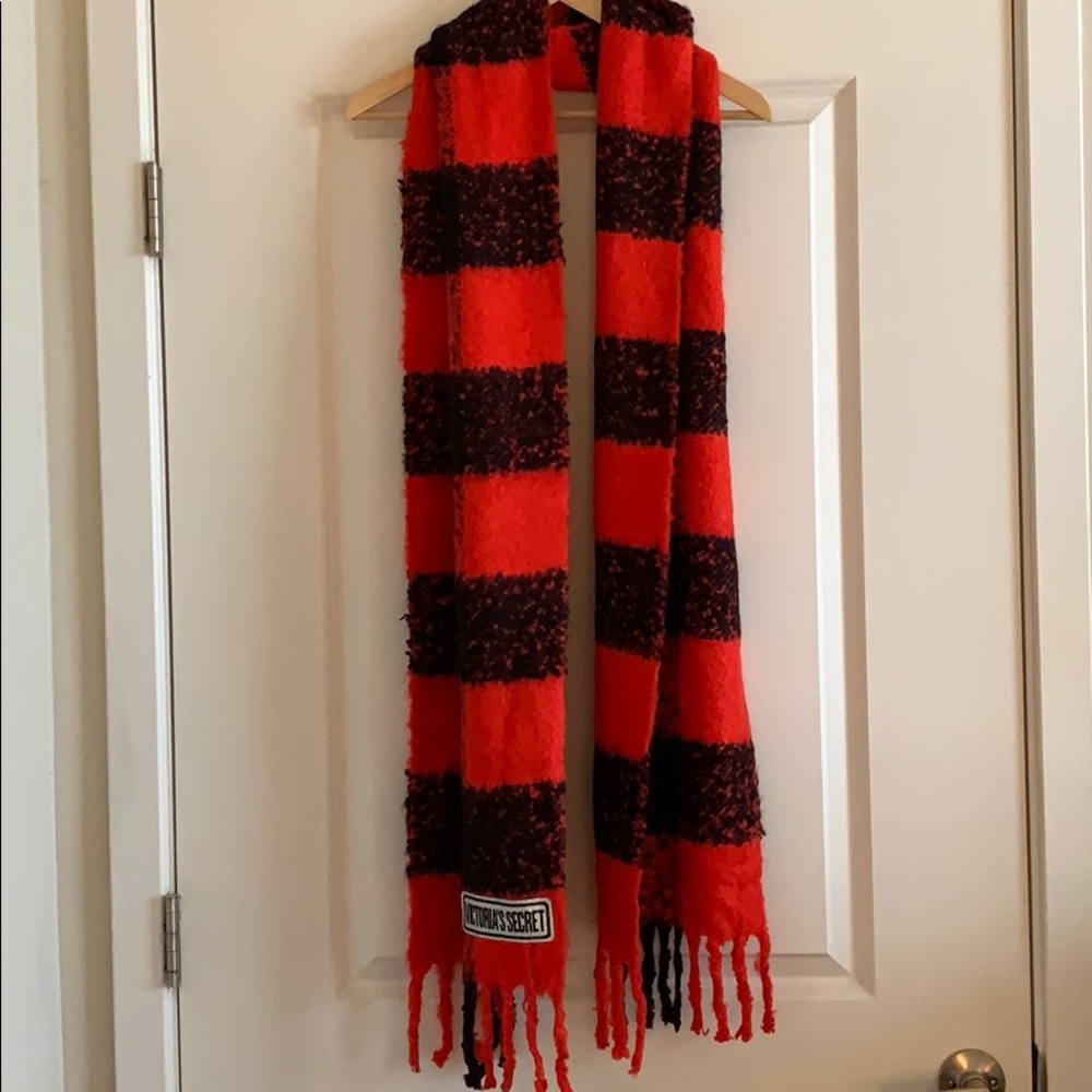 Victoria’s Secret scarf